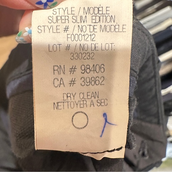 Theory Cropped Slim Pants with Slim-cut Profile - Picture 6 of 6